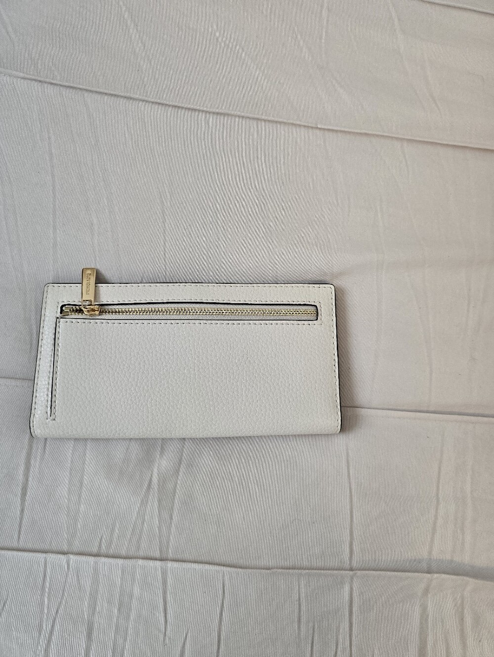 Michael Kors White Pebbled Leather Continental Wallet with Gold MK Accent - Picture 2 of 3
